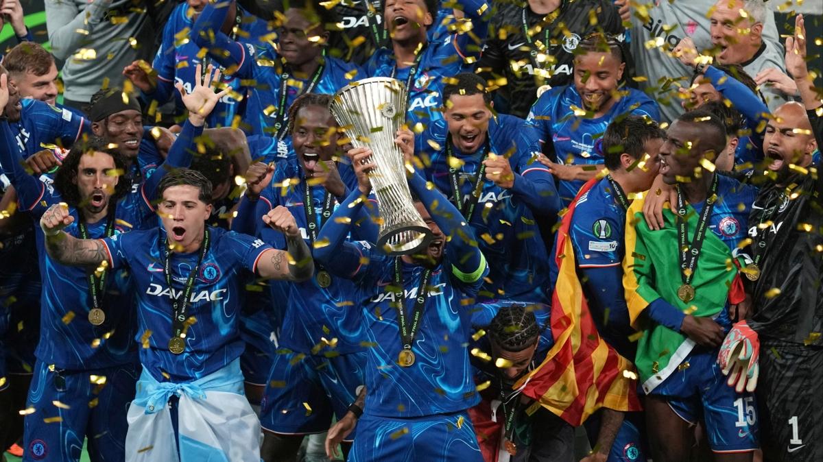 Chelsea tarihe geti: Avrupa'nn be byk kupasn kazanan ilk takm