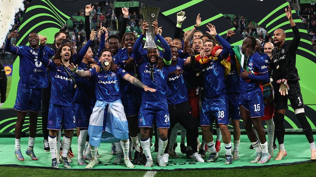 Kupa Chelsea'nin! ngiliz devi tarihe geti