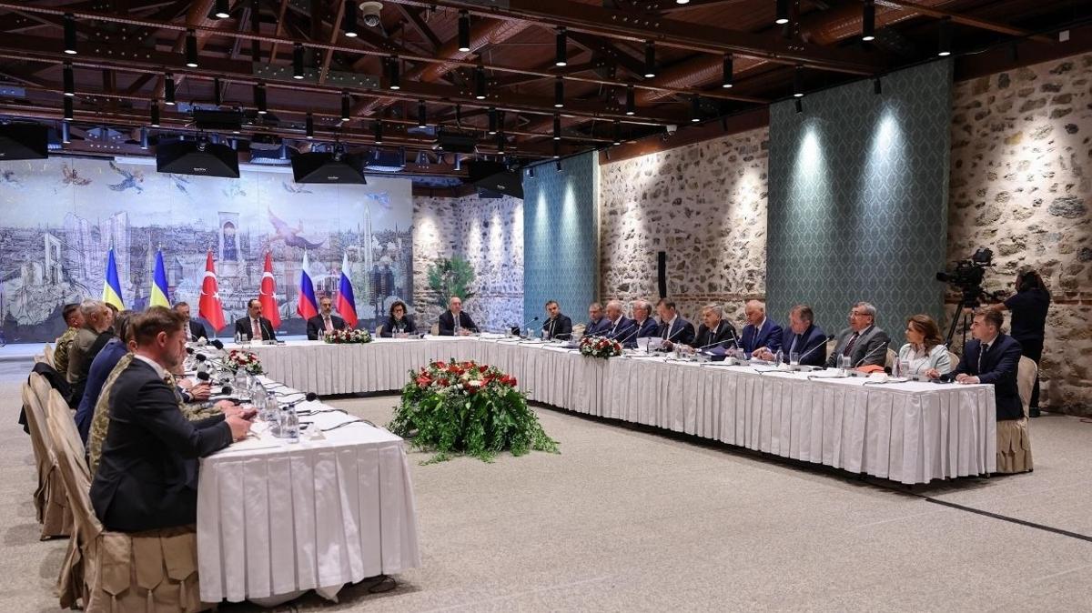Kremlin stanbul iin tarih verdi! Putin art akland