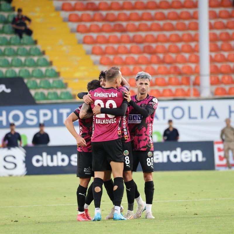 Alanyaspor, Sivasspor karsnda hata yapmad