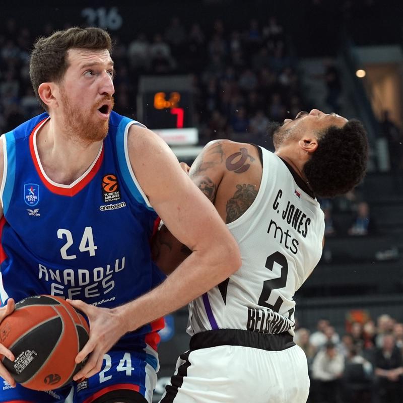 Anadolu Efes, Ercan Osmani ile nikah tazeledi