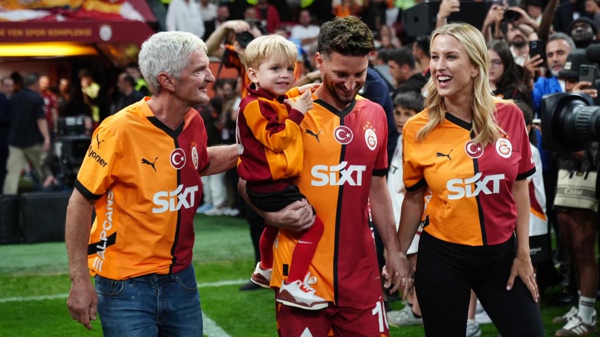 Galatasaray'da Dries Mertens, 5 kupayla veda etti