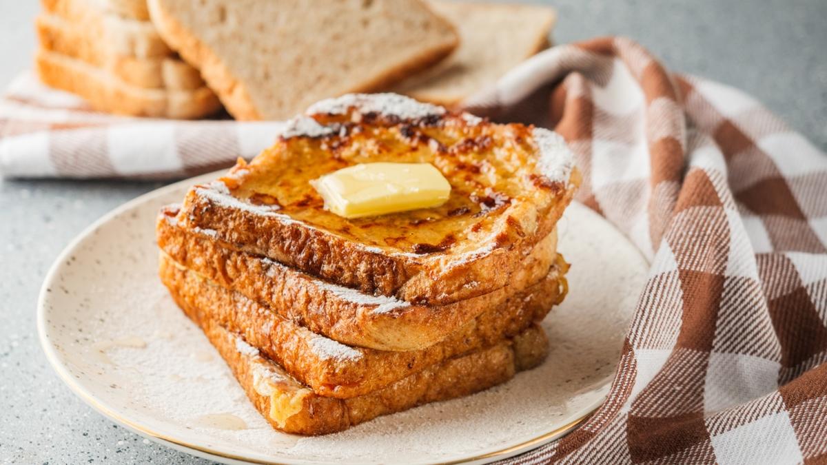 Kokusu yan odadan duyulan yumurtal ekmek dilimleri! st hafif kzarmal, scack lezzet