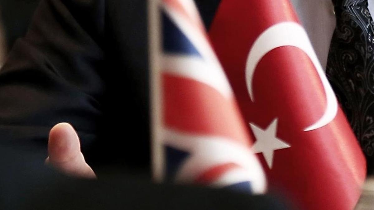 Trkiye ve Birleik Krallk arasnda kritik temas! Savunma alannda ortaklk vurgusu