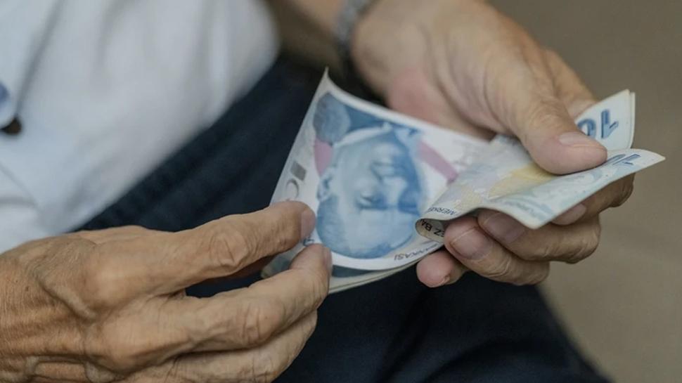Milyonlarca vatanda ilgilendiriyor... En dk emekli maa iin yeni rakam!
