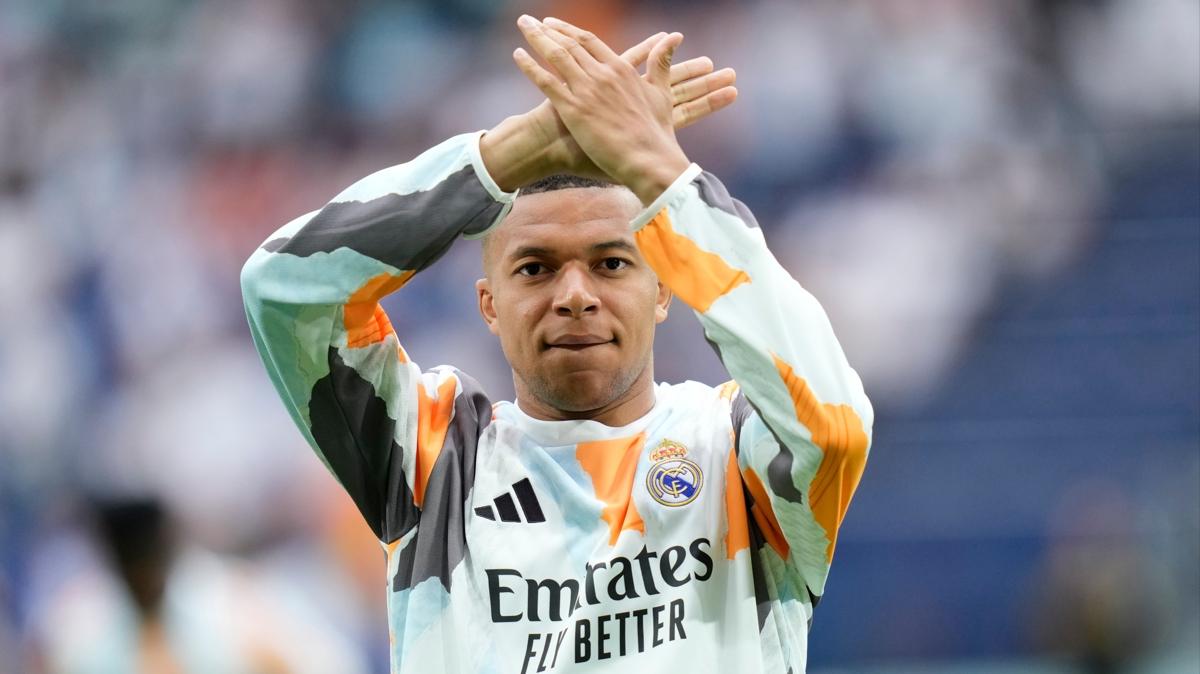 Kylian Mbappe'den Paris Saint-Germain'e tebrik