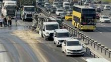 Bahelievler'de beton mikseri devrildi! Trafik kilit