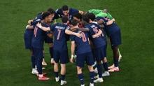 PSG'de 8 futbolcunun bileti kesildi