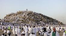 Hac adaylarnn Arafat yolculuu balad
