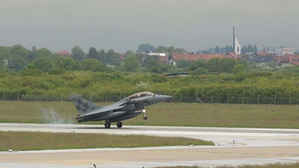 lk kez ihracat yapld! 26 adet Rafale-M uak gemisi yola kt