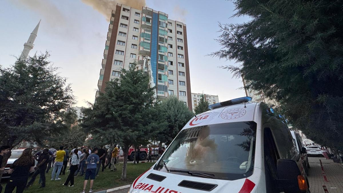 Diyarbakr'da 13 katl binada yangn! l ve yarallar var