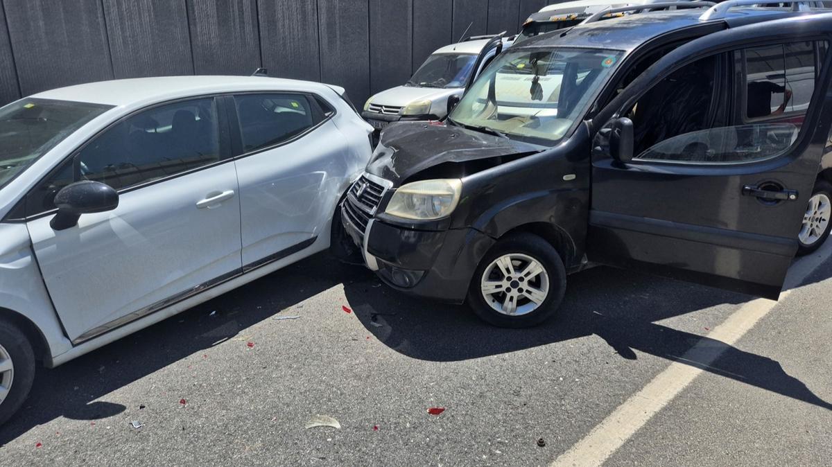 Manisa'da zincirleme trafik kazas: 7 yaral