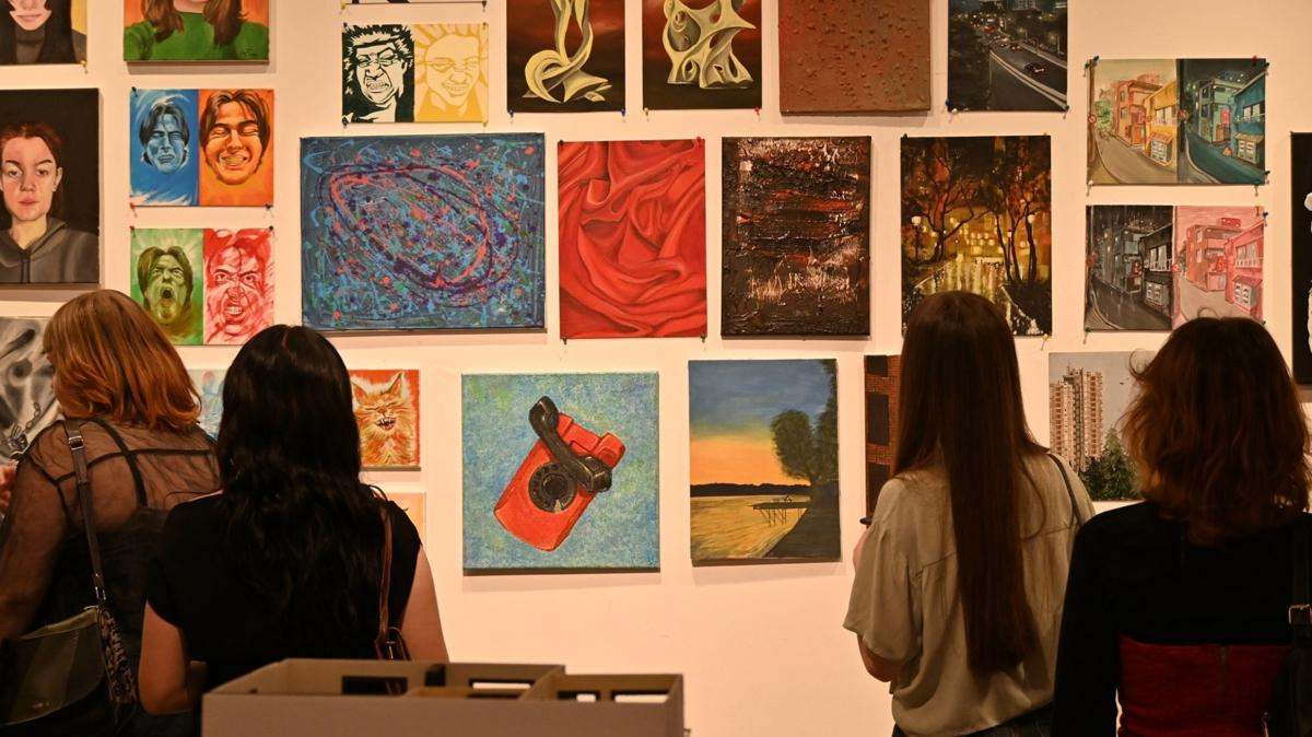 Uluslararas Balkan niversitesi, 15. Geleneksel renci Sergisi dzenledi