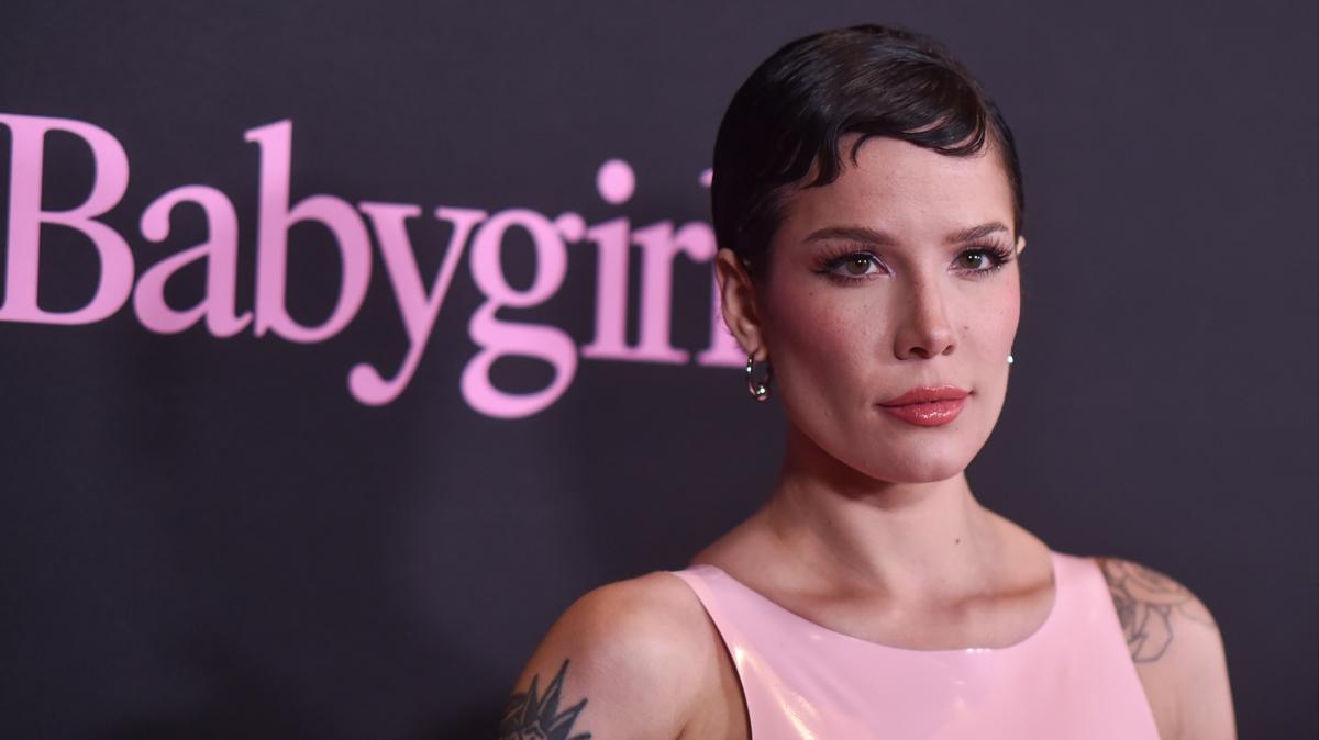 Halsey kulis istekleri ile oke etmiti! Gerek ok gemeden ortaya kt