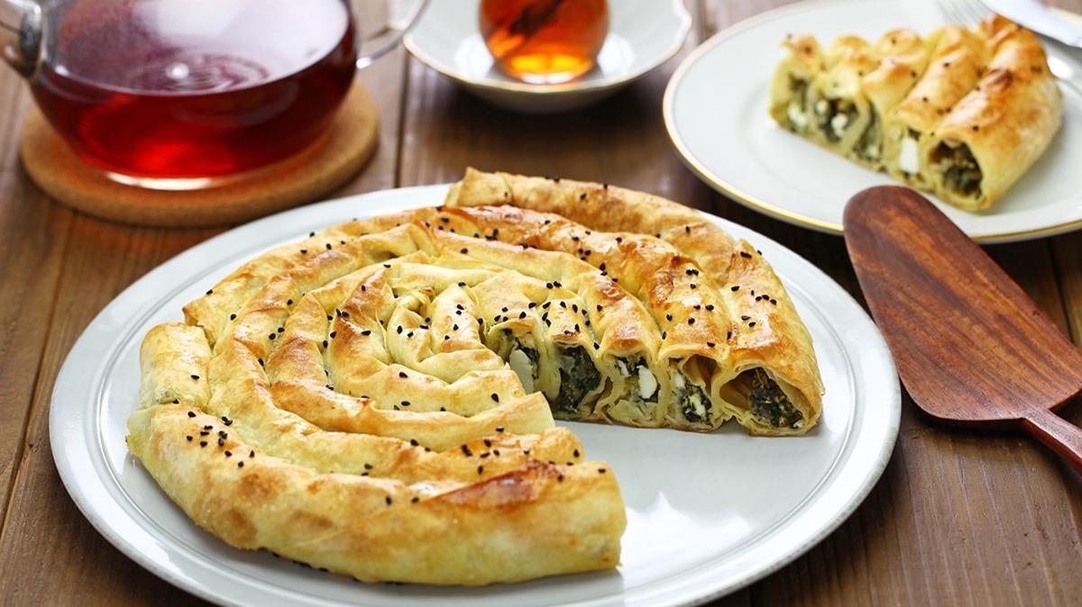 Kahvaltlk en kolay hazr yufkal brek tarifi! ay demlenmeden hazr