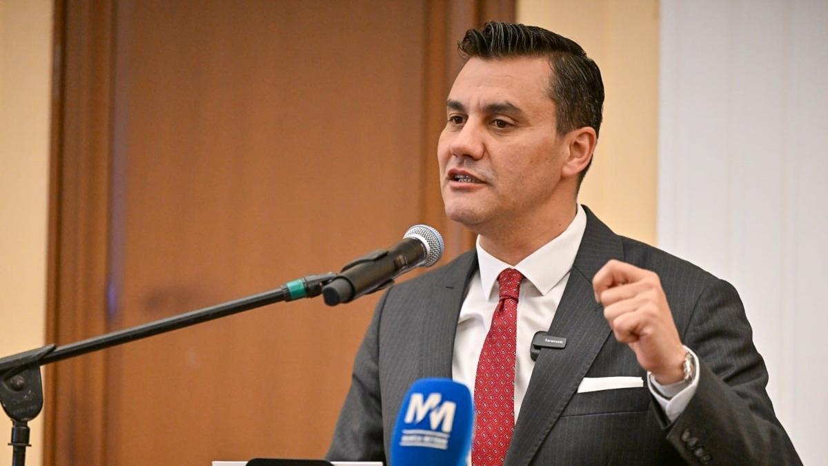 Manisa Bykehir Belediye Bakan Ferdi Zeyrek'i elektrik arpt