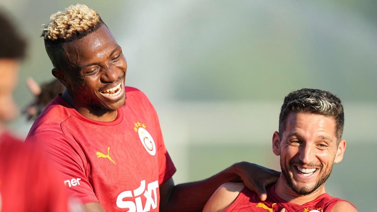 Mertens'ten Osimhen aklamas