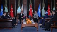 Siyasi partiler bugn bayramlaacak... Program belli oldu