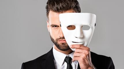 Onlar gizli maskeli! Yalan ustas 4 bur