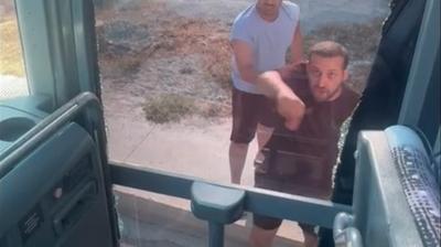 Aydn'da trafik magandalar tur otobsne saldrd
