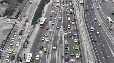 stanbul trafiinde dn younluu