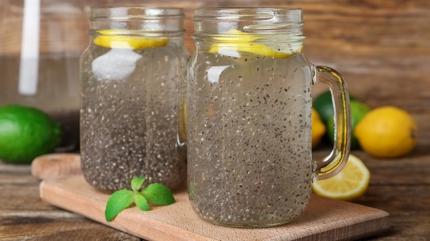 A karnna zayflatan detoks suyu tarifi! Limon yetmiyor