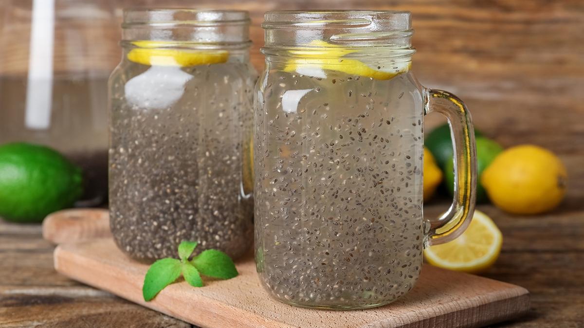 A karnna zayflatan detoks suyu tarifi! Limon yetmiyor