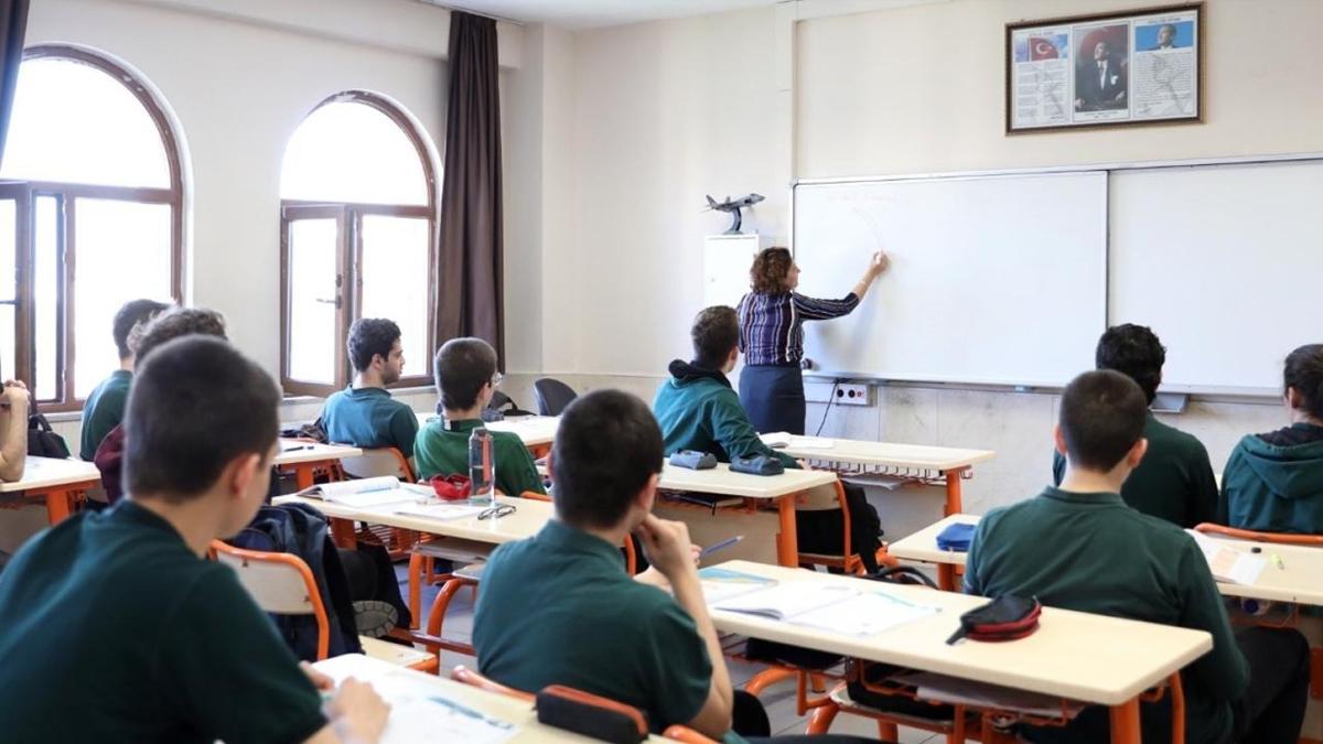 Enflasyonun iki kat zam! zel okul cretleri dudak uuklatt
