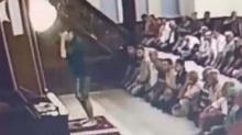 Camide tepki eken grntler...Mihraba karak namazla dalga geti