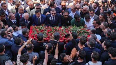 Ferdi Zeyrek'ti Manisa uurlad... Vatandalar bakana gzyalaryla veda etti