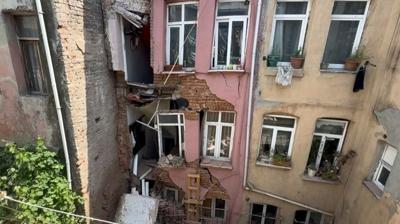 stanbul'un bir ilesinde bina kmesi