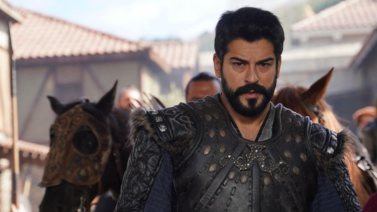 Burak zivit Kurulu Osman'a byle veda etti! Fahriye Evcen'den mutluluk pozu geldi