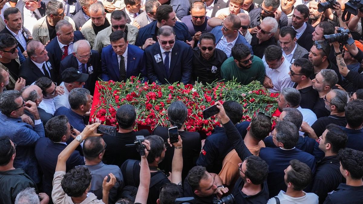 Ferdi Zeyrek'ti Manisa uurlad... Vatandalar bakana gzyalaryla veda etti