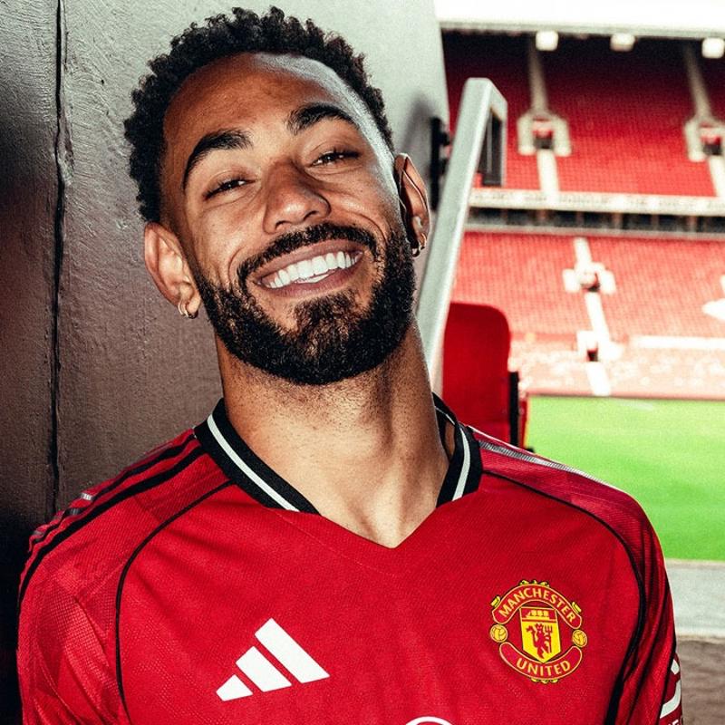 Manchester United, Matheus Cunha'y renklerine balad