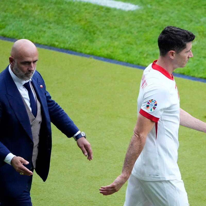 Robert Lewandowski ile tartmt! Grevinden istifa etti