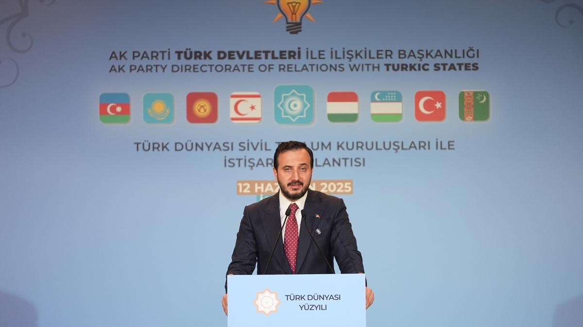stanbul'da "Trk Dnyas Yzyl" bulumas... "Siyaset st bir mesele"