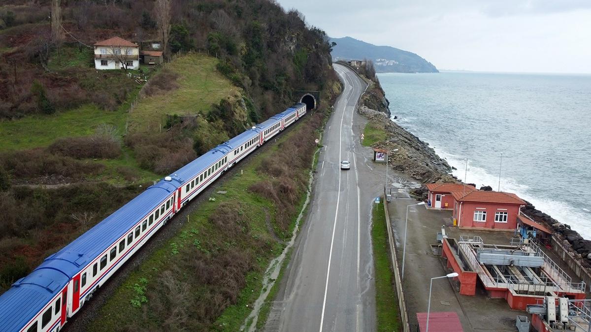 Turistik Karaelmas Ekspresi yola kyor