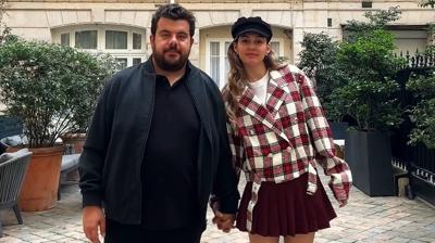Eser Yenenler ile Berfu Yenenler fena dolandrld! Paris tatilinde...