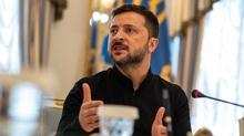Zelesnkiy, Orta Dou'da yaanan gerilimden endieli: Ukrayna'ya silah yardmlarn azaltmayn