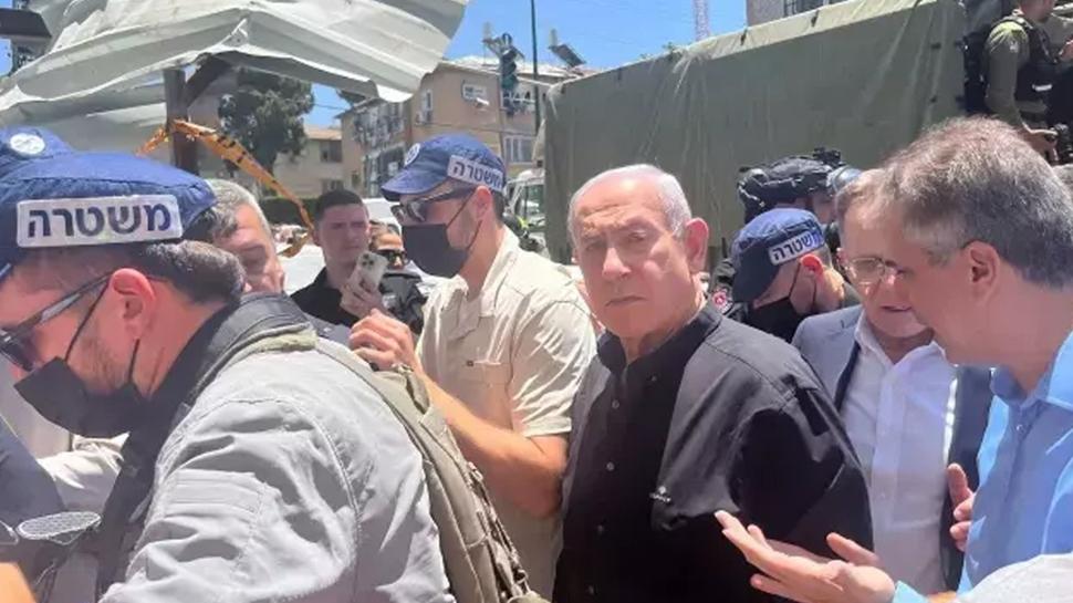 Netanyahu ilk kez snaktan kt, tedirginlik gzlerden kamad