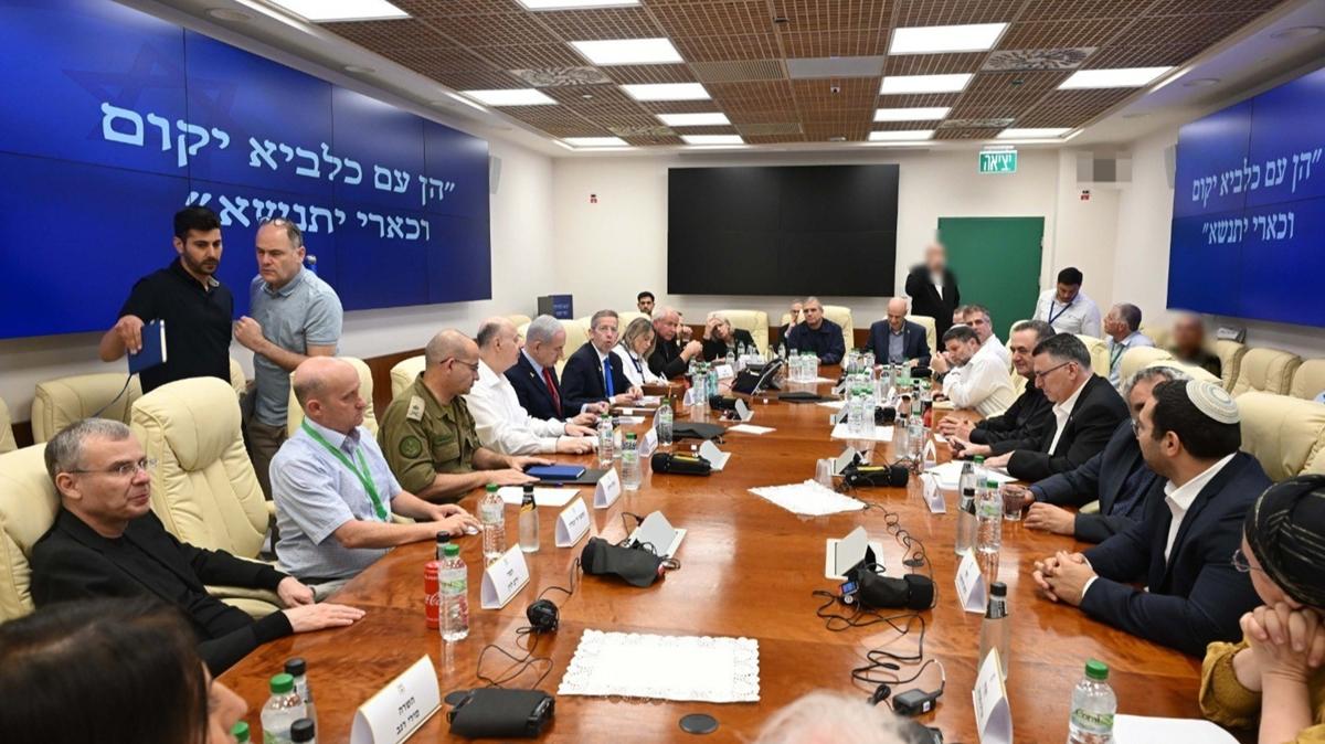 srail gvenlik kabinesi snaklara kat: Netanyahu'dan acil toplant ars