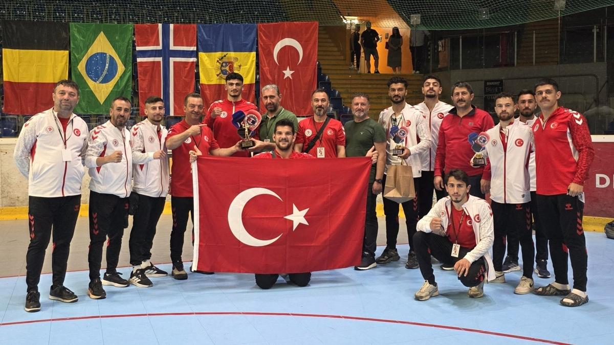Milli boksrlerden ekya'da 3 madalya