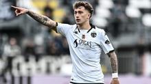 Beikta, Salvatore Esposito'nun peinde