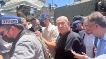 Netanyahu ilk kez snaktan kt, tedirginlik gzlerden kamad