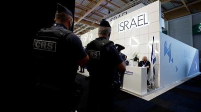 srail'e Paris Air Show'da byk ok: Katile siyah duvar