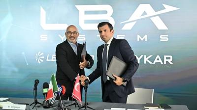 Tarihi anlamada imzalar atld... Baykar ile Leonardo Paris'e damga vurdu