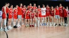 A Milli Kadn Basketbol Takm, Atina'ya ulat