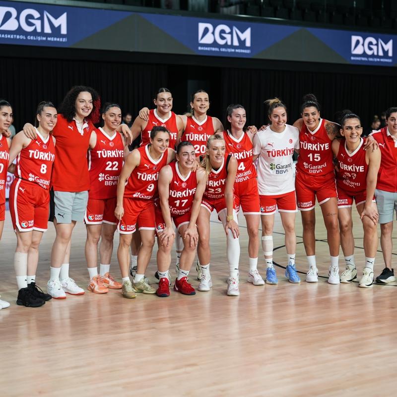 A Milli Kadn Basketbol Takm'nn aday kadrosu akland