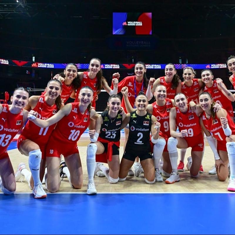 Filenin Sultanlar, VNL stanbul etabna balyor