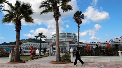 srail-ran atmasnda binlerce turist mahsur kald